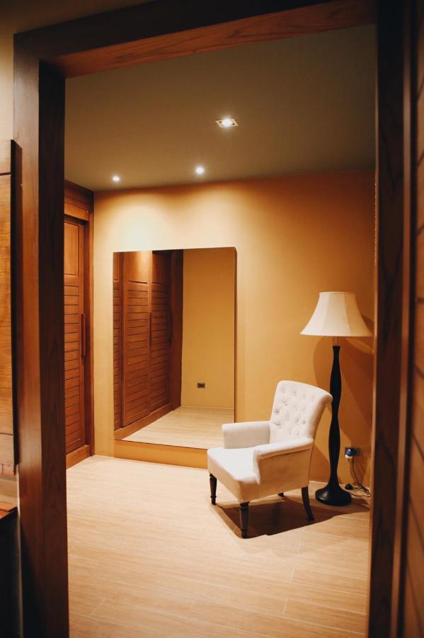 Prakhon Chai Hotel De L'Amour Sha Plus מראה חיצוני תמונה