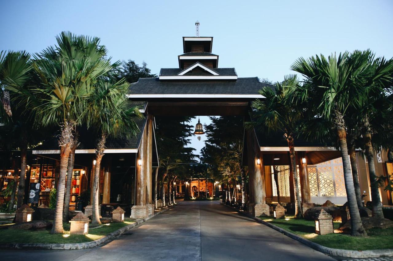 Prakhon Chai Hotel De L'Amour Sha Plus מראה חיצוני תמונה